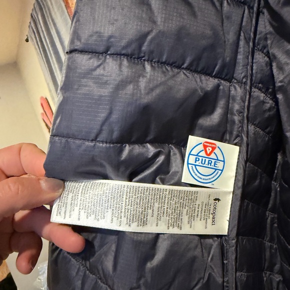NWT Women’s XL Cotopaxi Blue and Cream Light Puffer Jacket - Picture 6 of 8
